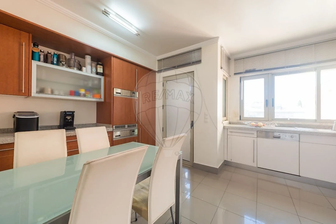 Apartamento T3 para Venda em Rio de Mouro Foto 12