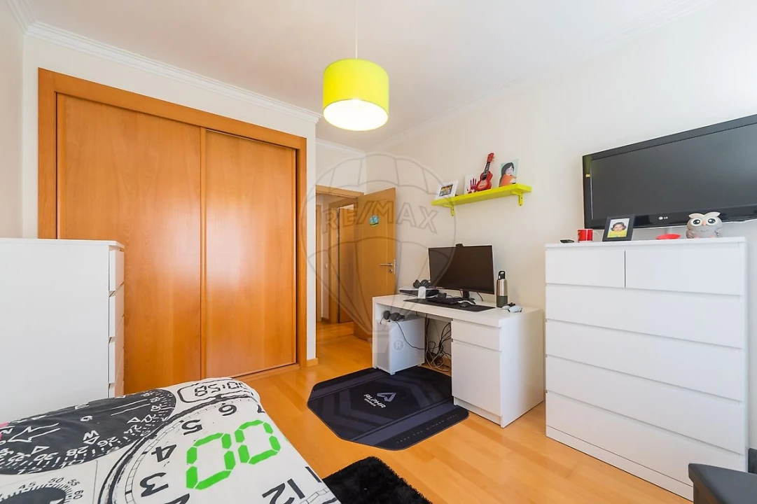 Apartamento T3 para Venda em Rio de Mouro Foto 33