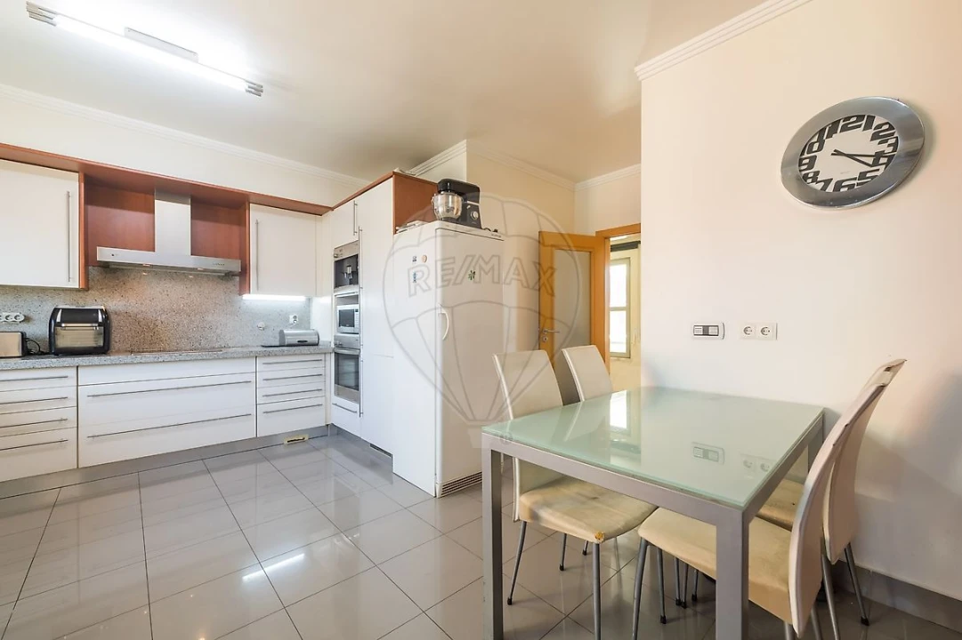 Apartamento T3 para Venda em Rio de Mouro Foto 18