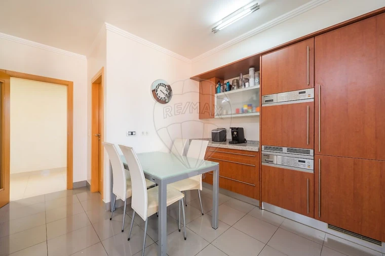 Apartamento T3 para Venda em Rio de Mouro Foto 19