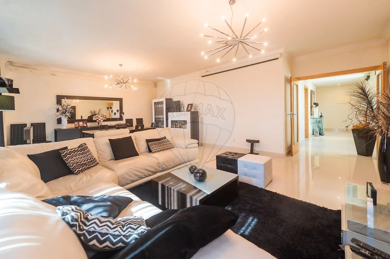 Apartamento T3 para Venda em Rio de Mouro Foto 5