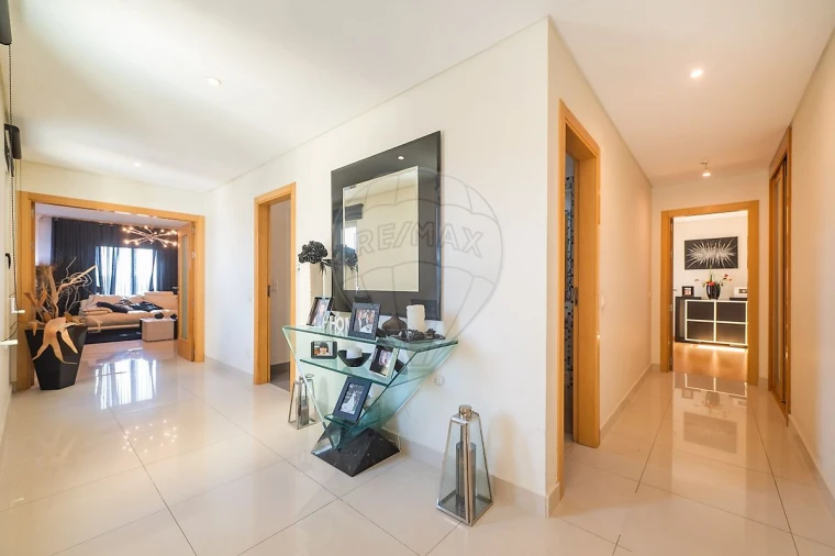 Apartamento T3 para Venda em Rio de Mouro Foto 48