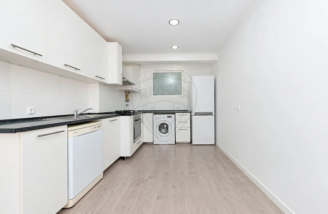 Apartamento T1 para Arrendamento em Algés, Linda-A-Velha e Cruz Quebrada-Dafundo Foto 6