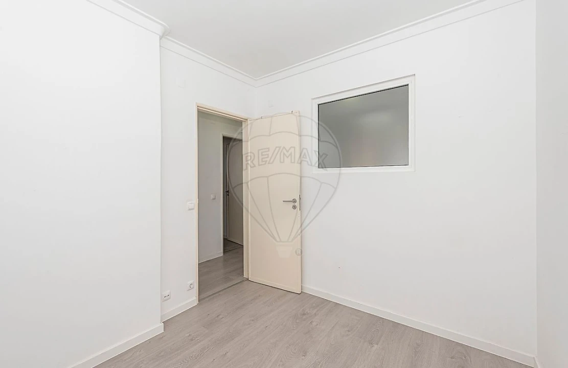 Apartamento T1 para Arrendamento em Algés, Linda-A-Velha e Cruz Quebrada-Dafundo Foto 1