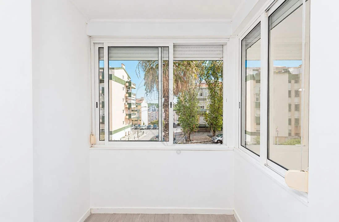 Apartamento T1 para Arrendamento em Algés, Linda-A-Velha e Cruz Quebrada-Dafundo Foto 11