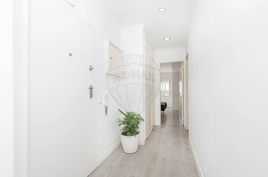 Apartamento T1 para Arrendamento em Algés, Linda-A-Velha e Cruz Quebrada-Dafundo Foto 14