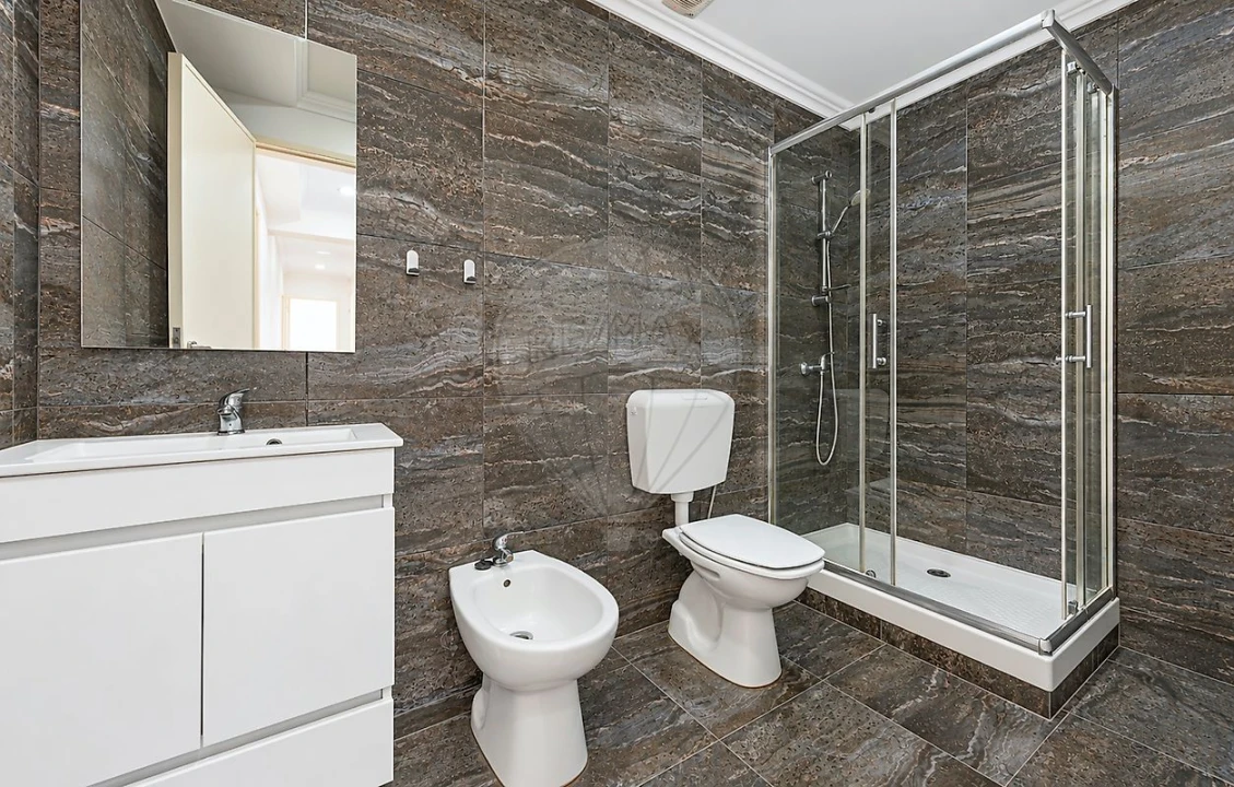 Apartamento T1 para Arrendamento em Algés, Linda-A-Velha e Cruz Quebrada-Dafundo Foto 13