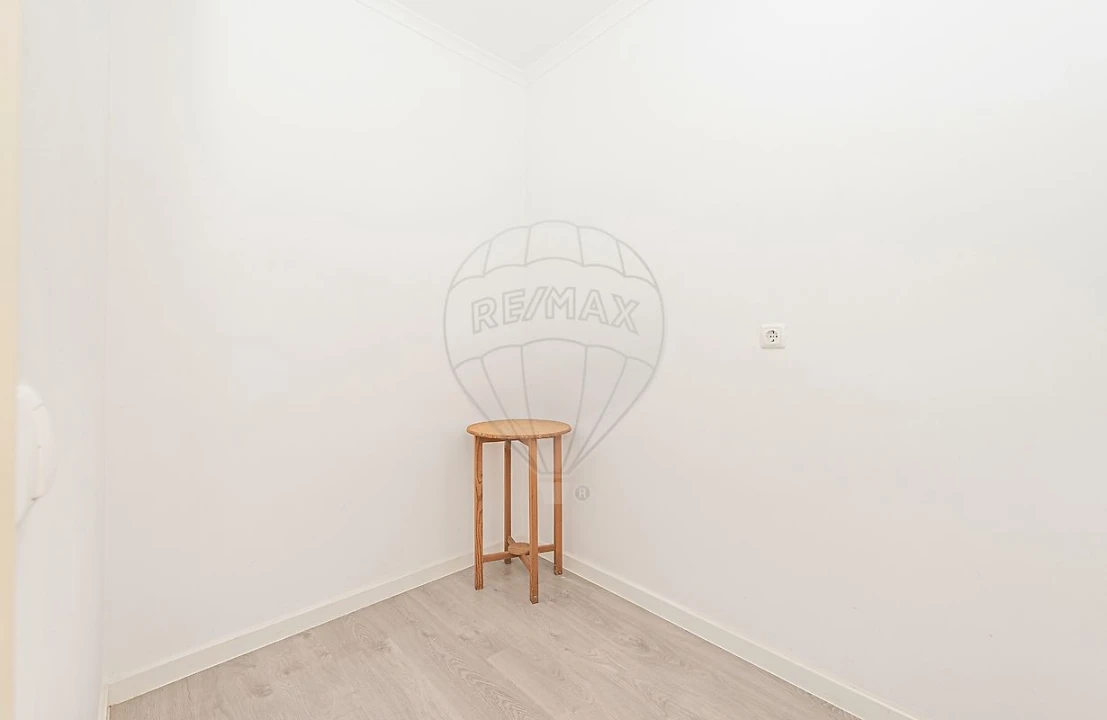 Apartamento T1 para Arrendamento em Algés, Linda-A-Velha e Cruz Quebrada-Dafundo Foto 17