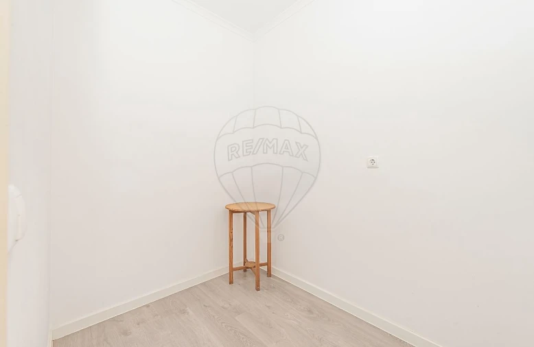 Apartamento T1 para Arrendamento em Algés, Linda-A-Velha e Cruz Quebrada-Dafundo Foto 17