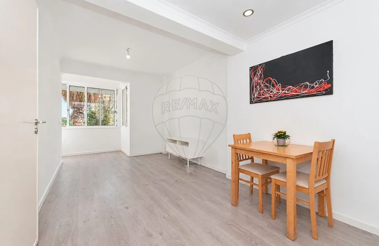 Apartamento T1 para Arrendamento em Algés, Linda-A-Velha e Cruz Quebrada-Dafundo Foto 2