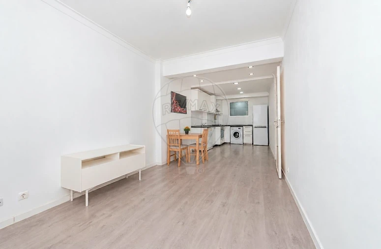 Apartamento T1 para Arrendamento em Algés, Linda-A-Velha e Cruz Quebrada-Dafundo Foto 5