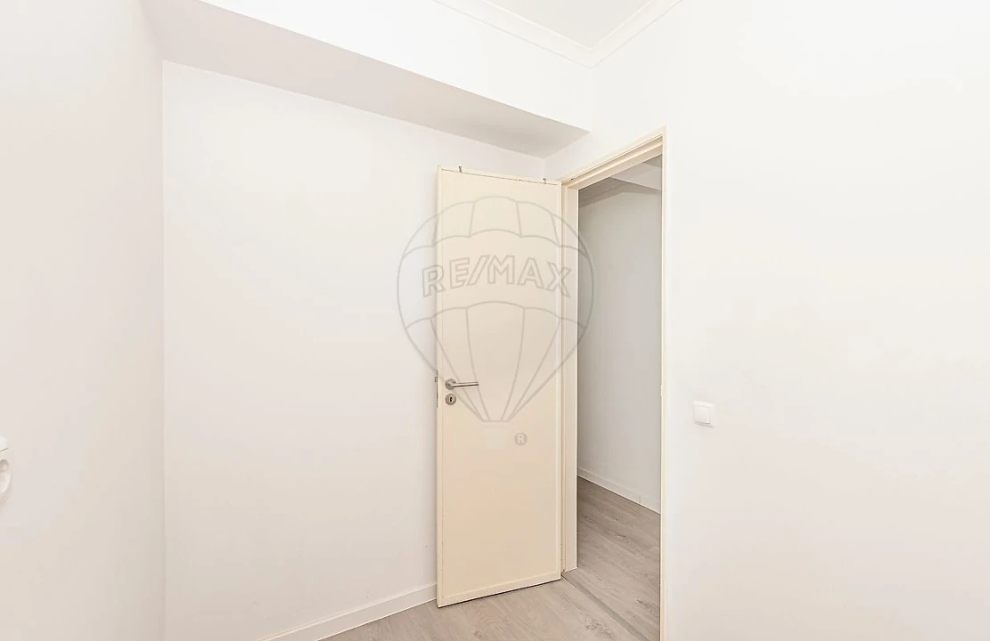 Apartamento T1 para Arrendamento em Algés, Linda-A-Velha e Cruz Quebrada-Dafundo Foto 16