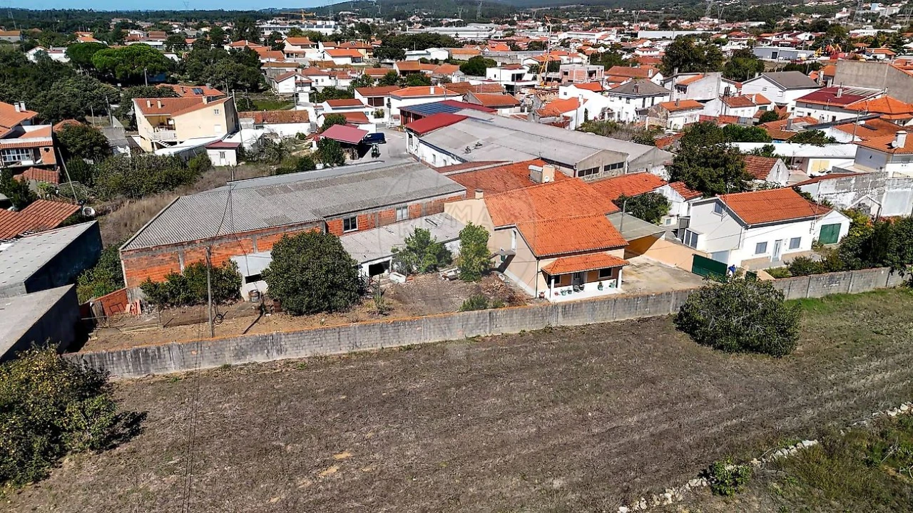 Moradia T3 para Venda em Benedita Foto 1