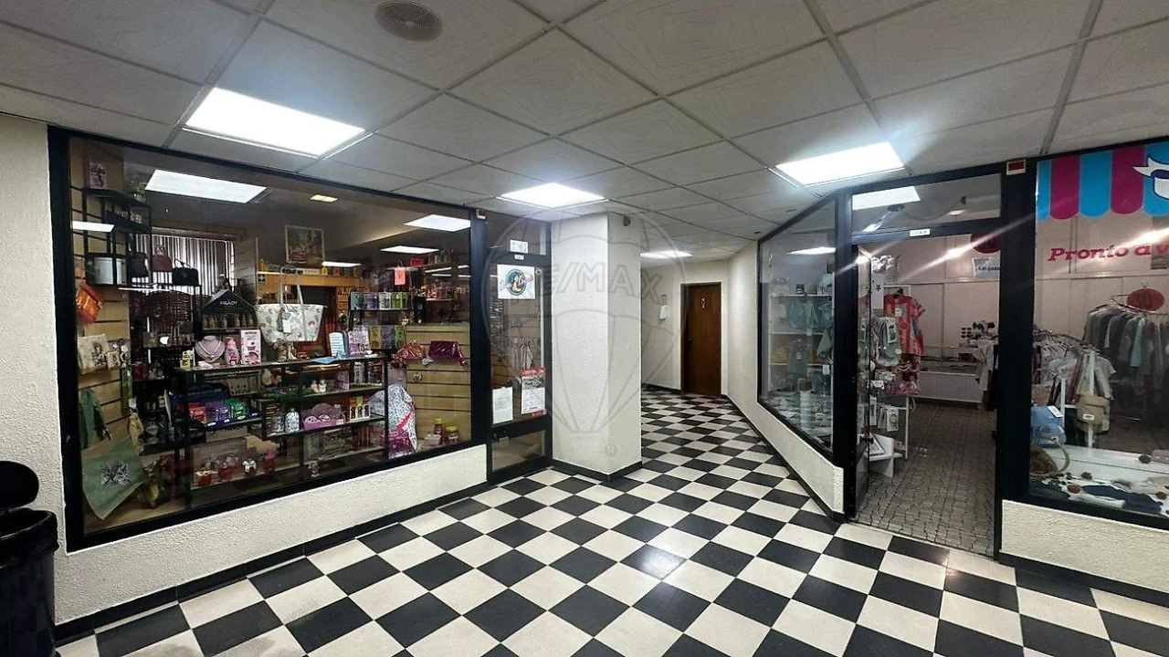 Loja para Venda em Corroios Foto 1