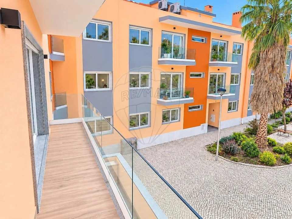 Apartamento T2 para Arrendamento em Almargem do Bispo, Pêro Pinheiro e Montelavar Foto 5