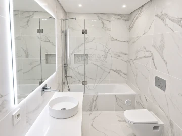 Apartamento T2 para Arrendamento em Almargem do Bispo, Pêro Pinheiro e Montelavar