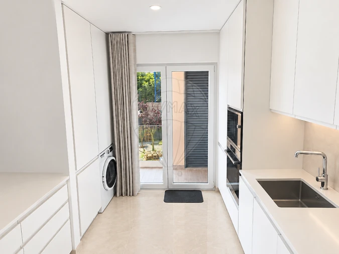 Apartamento T2 para Arrendamento em Almargem do Bispo, Pêro Pinheiro e Montelavar Foto 9
