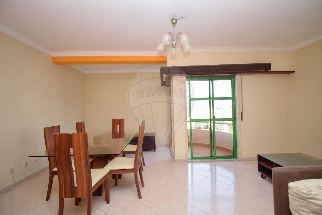 Apartamento T3 para Arrendamento em Rio de Mouro Foto 21