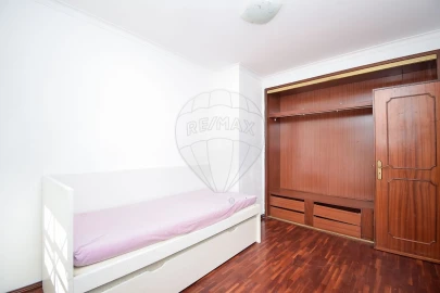 Apartamento T3 para Arrendamento em Rio de Mouro