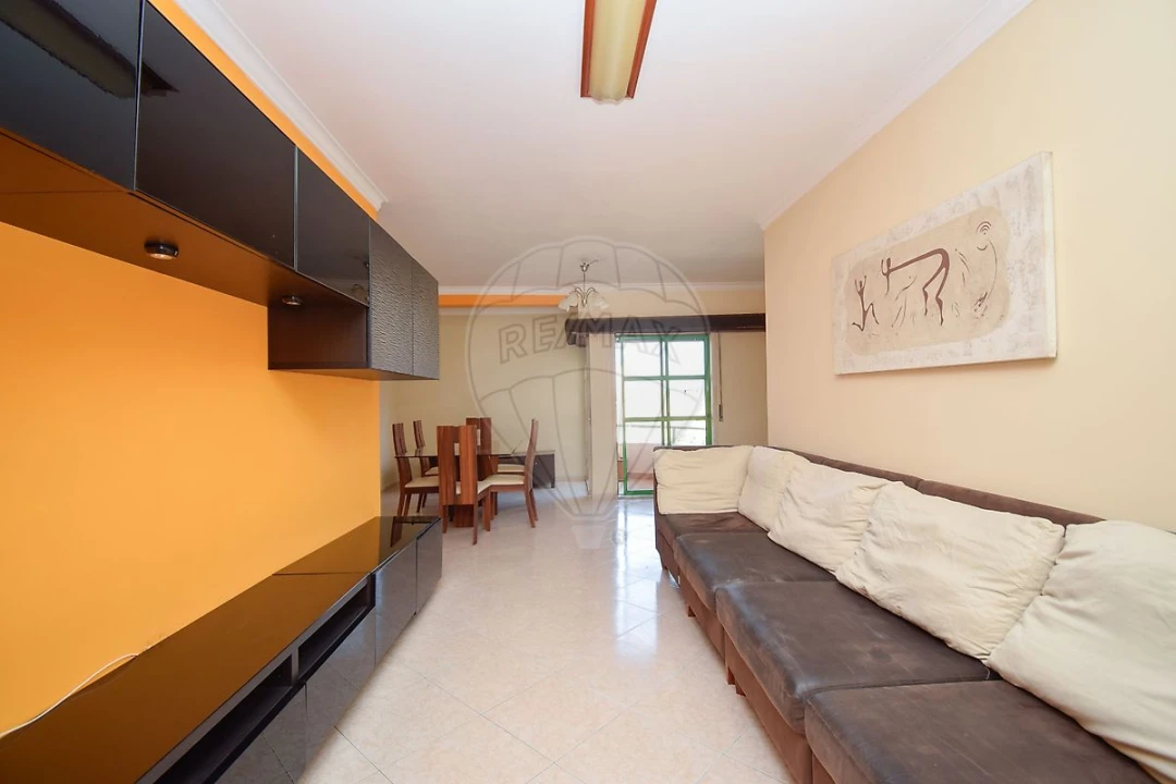 Apartamento T3 para Arrendamento em Rio de Mouro Foto 20
