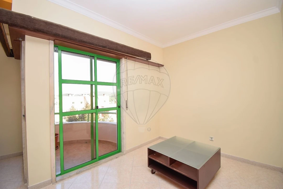 Apartamento T3 para Arrendamento em Rio de Mouro Foto 22