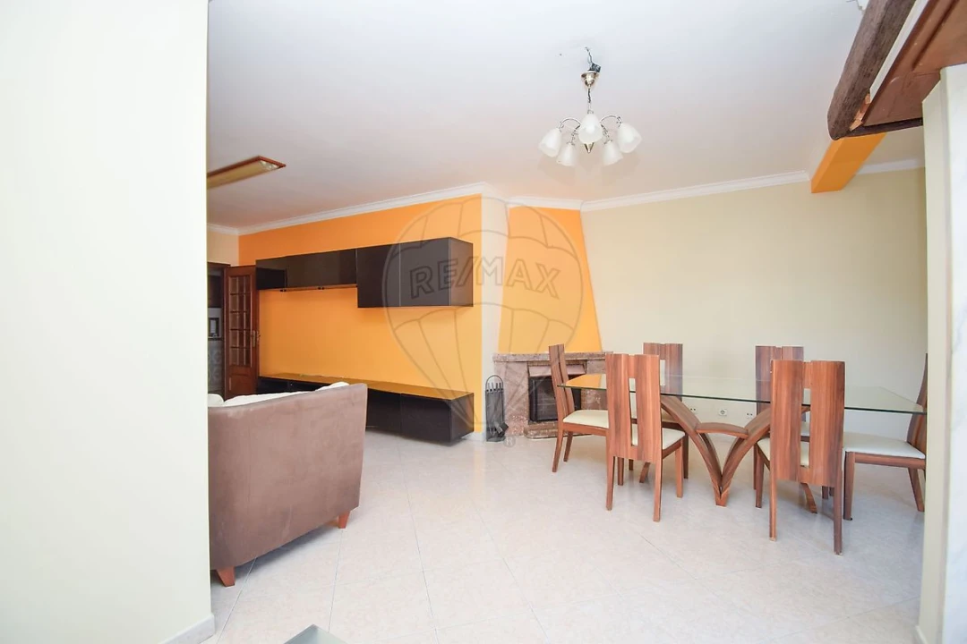 Apartamento T3 para Arrendamento em Rio de Mouro Foto 24