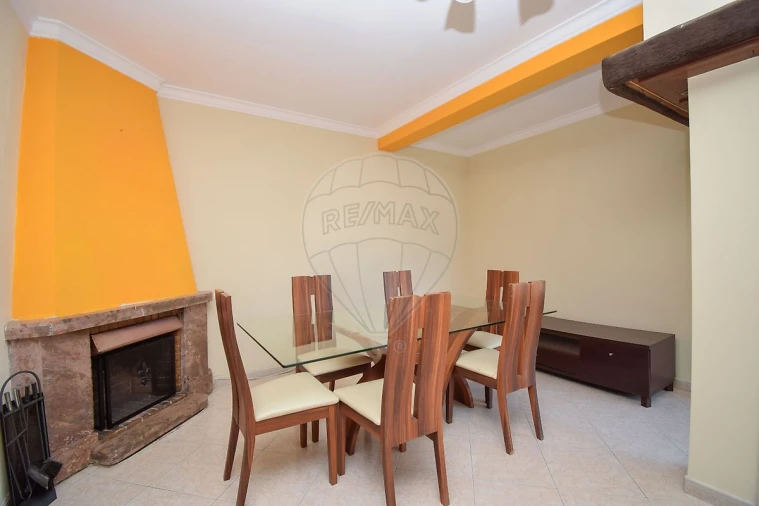 Apartamento T3 para Arrendamento em Rio de Mouro Foto 23