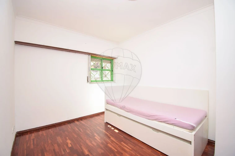 Apartamento T3 para Arrendamento em Rio de Mouro Foto 2
