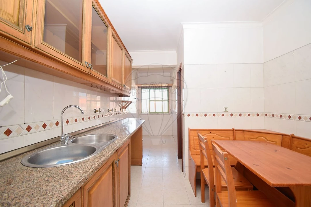 Apartamento T3 para Arrendamento em Rio de Mouro Foto 13