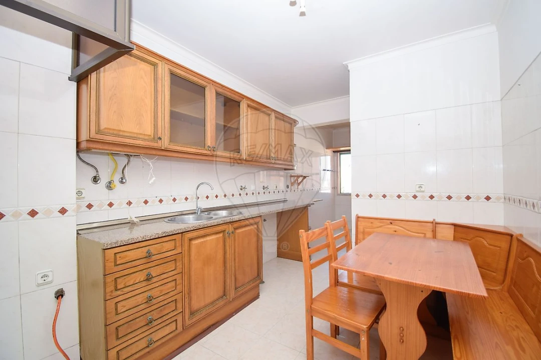 Apartamento T3 para Arrendamento em Rio de Mouro Foto 10