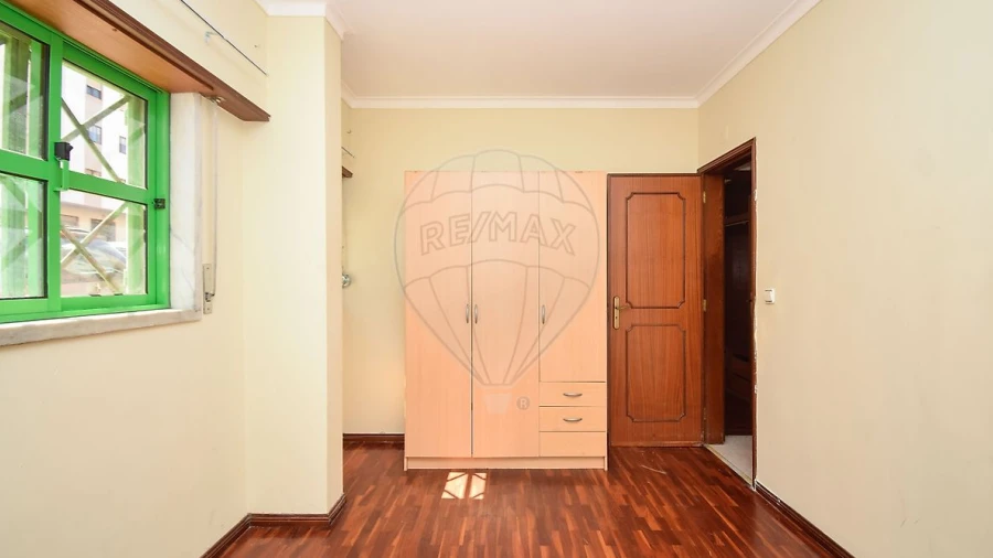 Apartamento T3 para Arrendamento em Rio de Mouro
