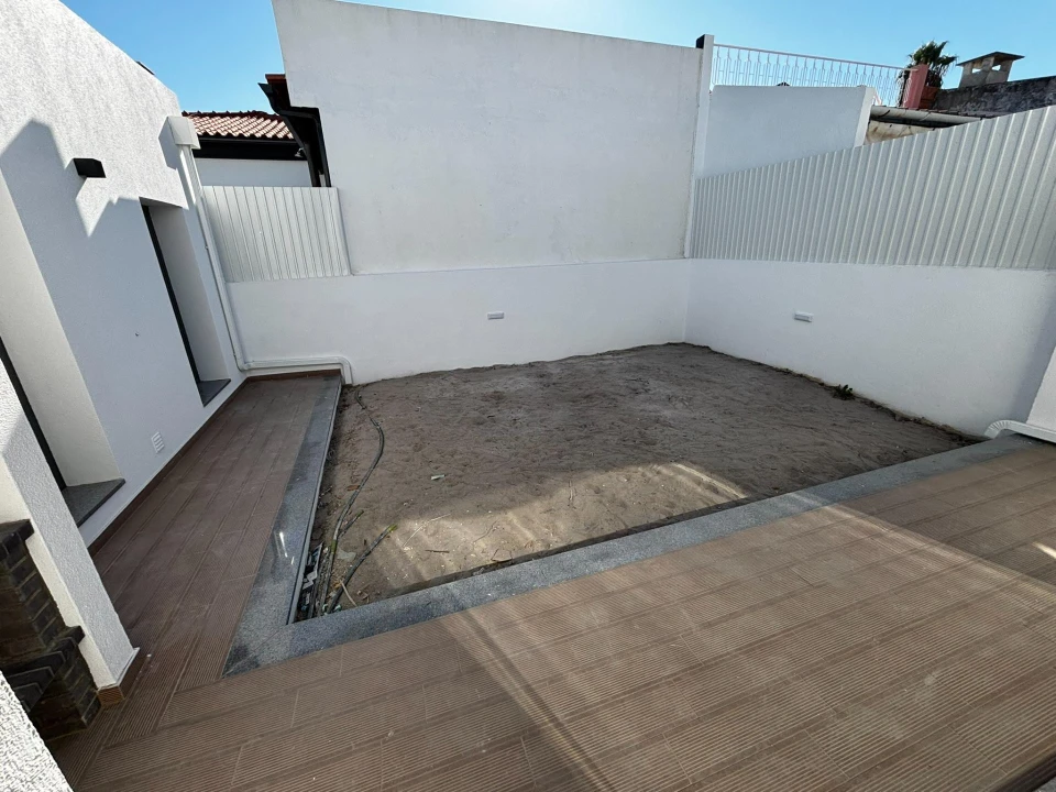 Moradia T3 para Venda em Fernao Ferro Foto 32