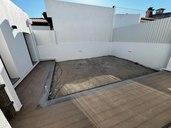 Moradia T3 para Venda em Fernao Ferro Foto 32