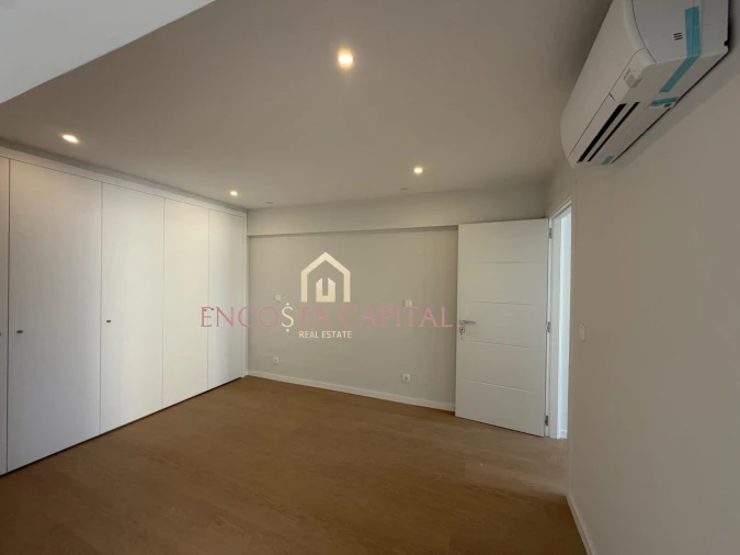 Apartamento T1 para Venda em Carcavelos e Parede Foto 10