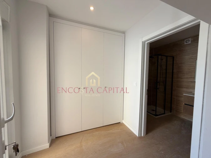 Apartamento T1 para Venda em Carcavelos e Parede Foto 11