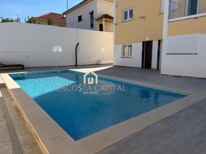 Apartamento T1 para Venda em Carcavelos e Parede Foto 22