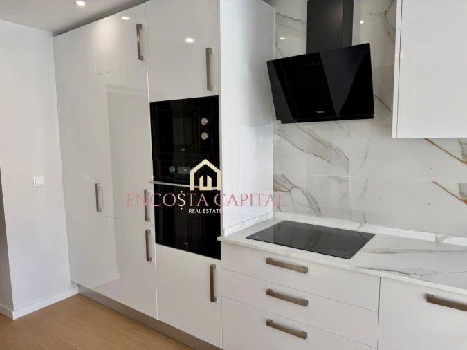 Apartamento T1 para Venda em Carcavelos e Parede Foto 5