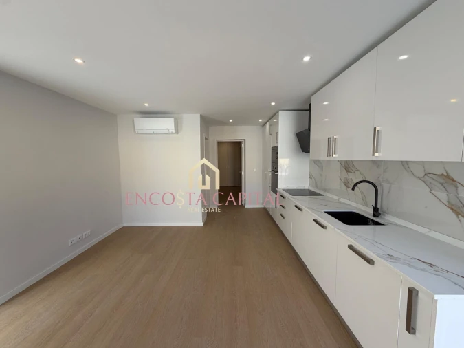 Apartamento T1 para Venda em Carcavelos e Parede Foto 6