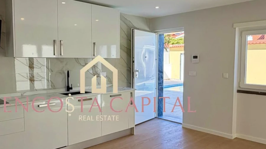 Apartamento T1 para Venda em Carcavelos e Parede