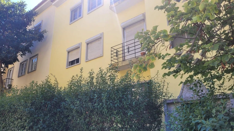 Apartamento T3 para Venda em Alvalade Foto 2