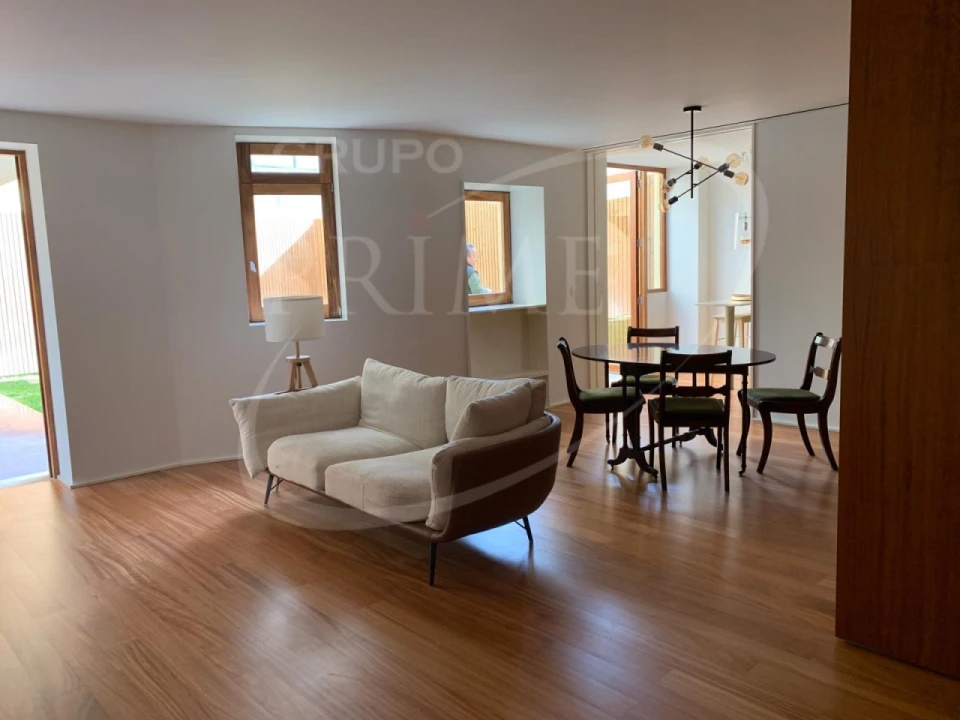 Apartamento T2 para Arrendamento em Aldoar, Foz do Douro e Nevogilde Foto 2