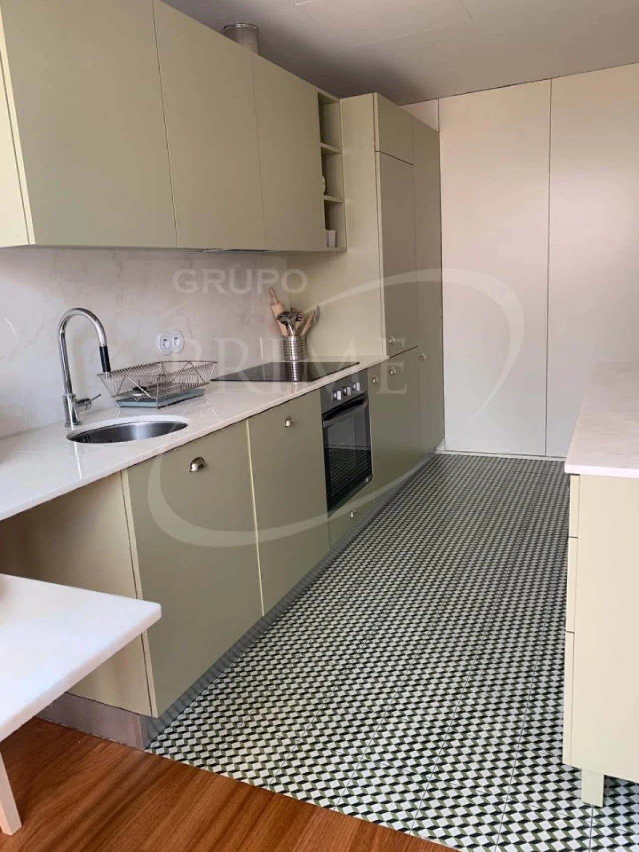 Apartamento T2 para Arrendamento em Aldoar, Foz do Douro e Nevogilde Foto 8
