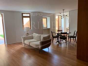 Apartamento T2 para Arrendamento em Aldoar, Foz do Douro e Nevogilde
