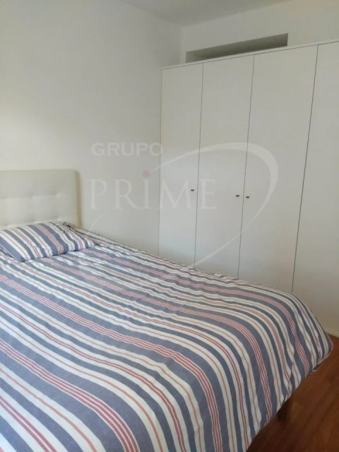 Apartamento T2 para Arrendamento em Aldoar, Foz do Douro e Nevogilde