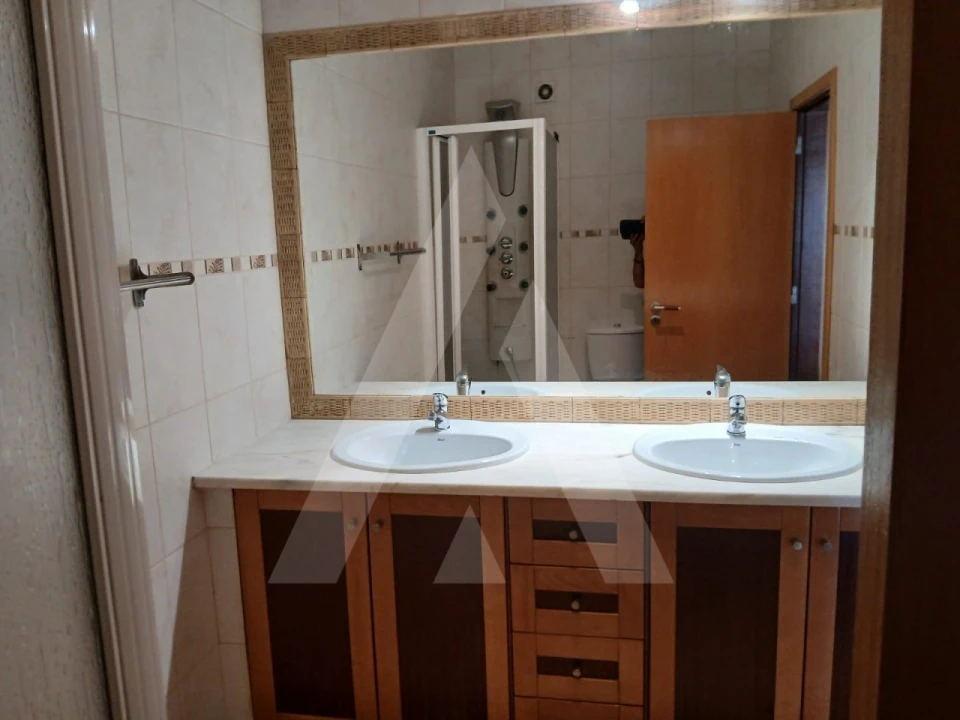 Moradia T3 para Venda em Montenegro Foto 6