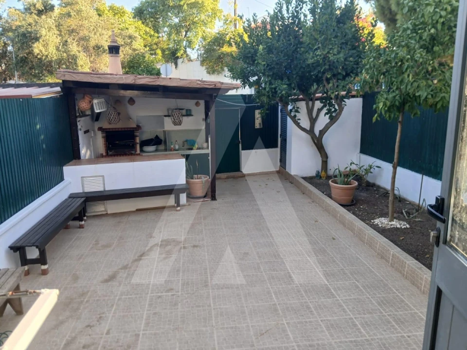 Moradia T3 para Venda em Montenegro Foto 2
