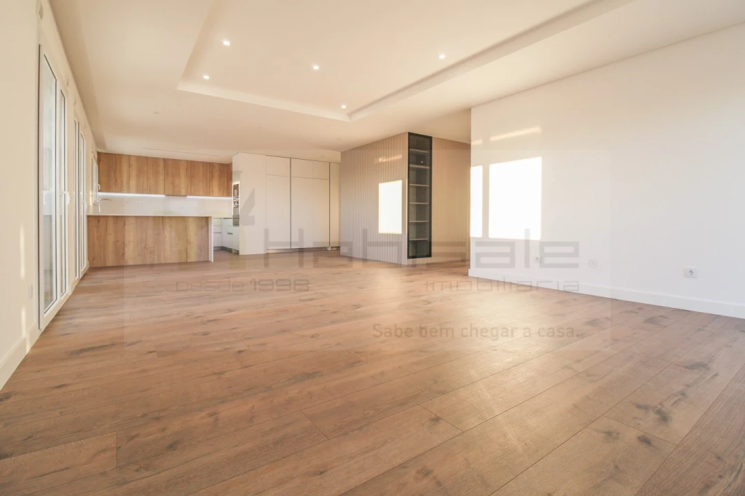 Apartamento T3 para Venda em Laranjeiro e Feijó Foto 2