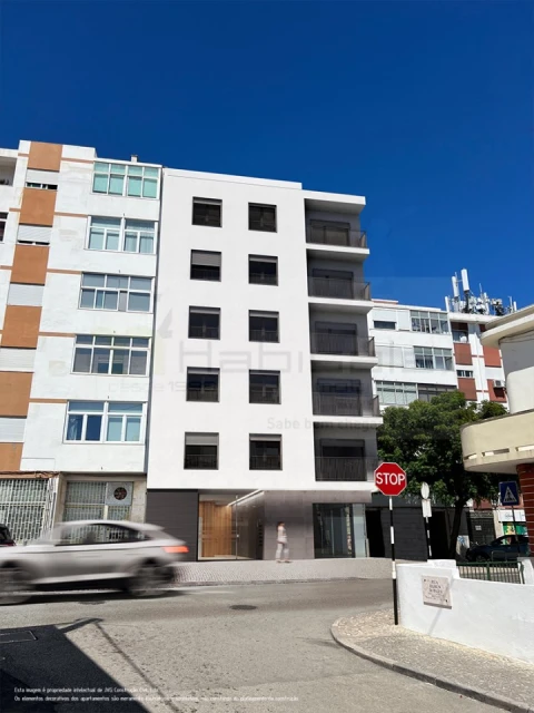 Apartamento T3 para Venda em Laranjeiro e Feijó