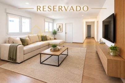 Apartamento T2 para Venda em Colmeias e Memória