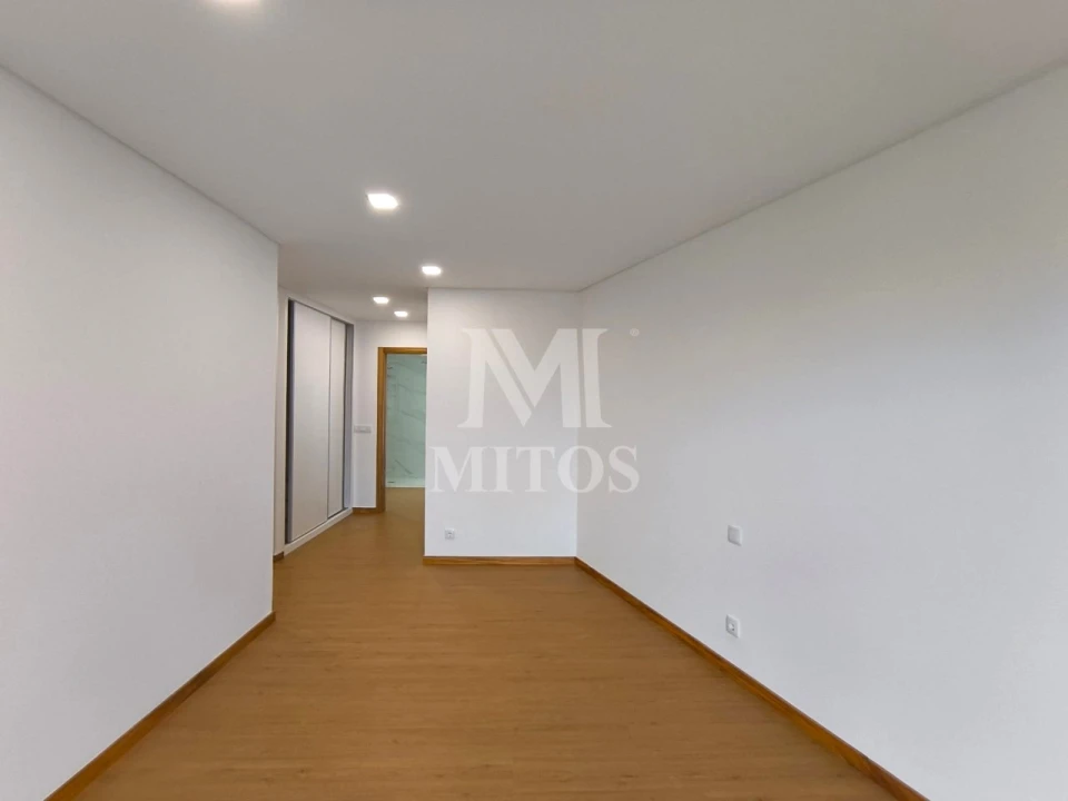 Moradia T3 para Venda em Vila de Punhe Foto 16